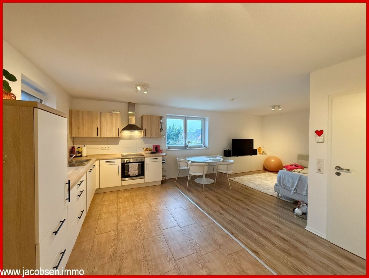 Blick in den Küchen- und Essbereich