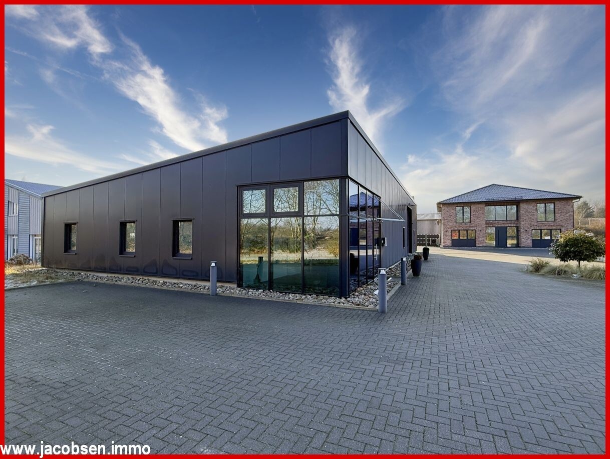 Gewerbekomplex & Wohnhaus - Nordansicht