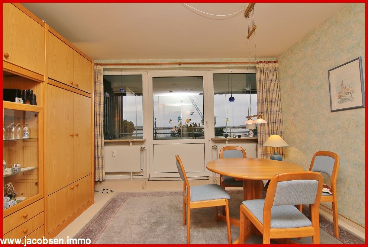 Arbeitszimmer mit Zugang zum Kaltwintergarten