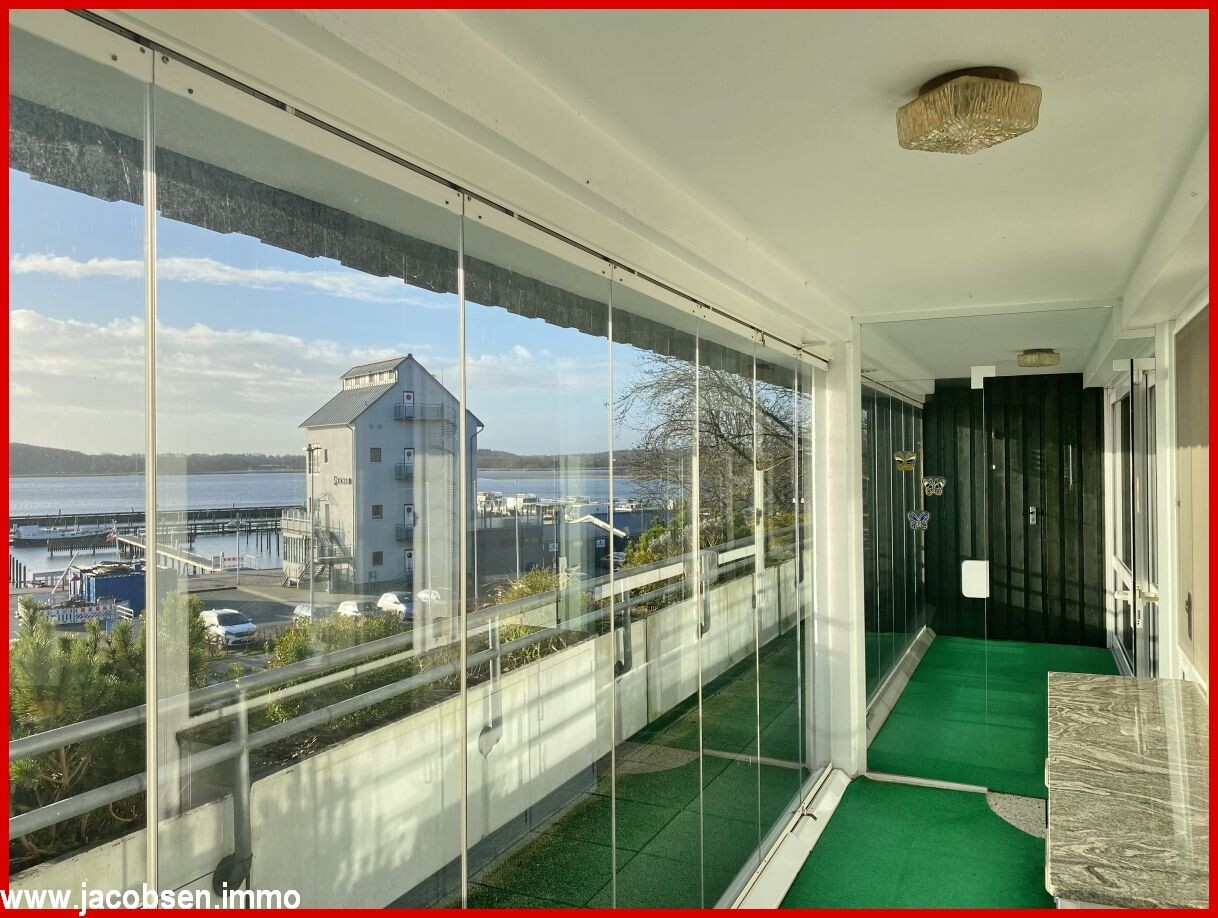 Kaltwintergarten, unterteilt in zwei Segmente