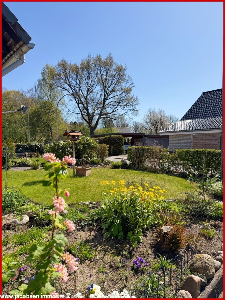  Vorgarten an der Süd-West-Terrasse