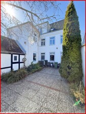Ansicht aus Osten mit Hinterhof