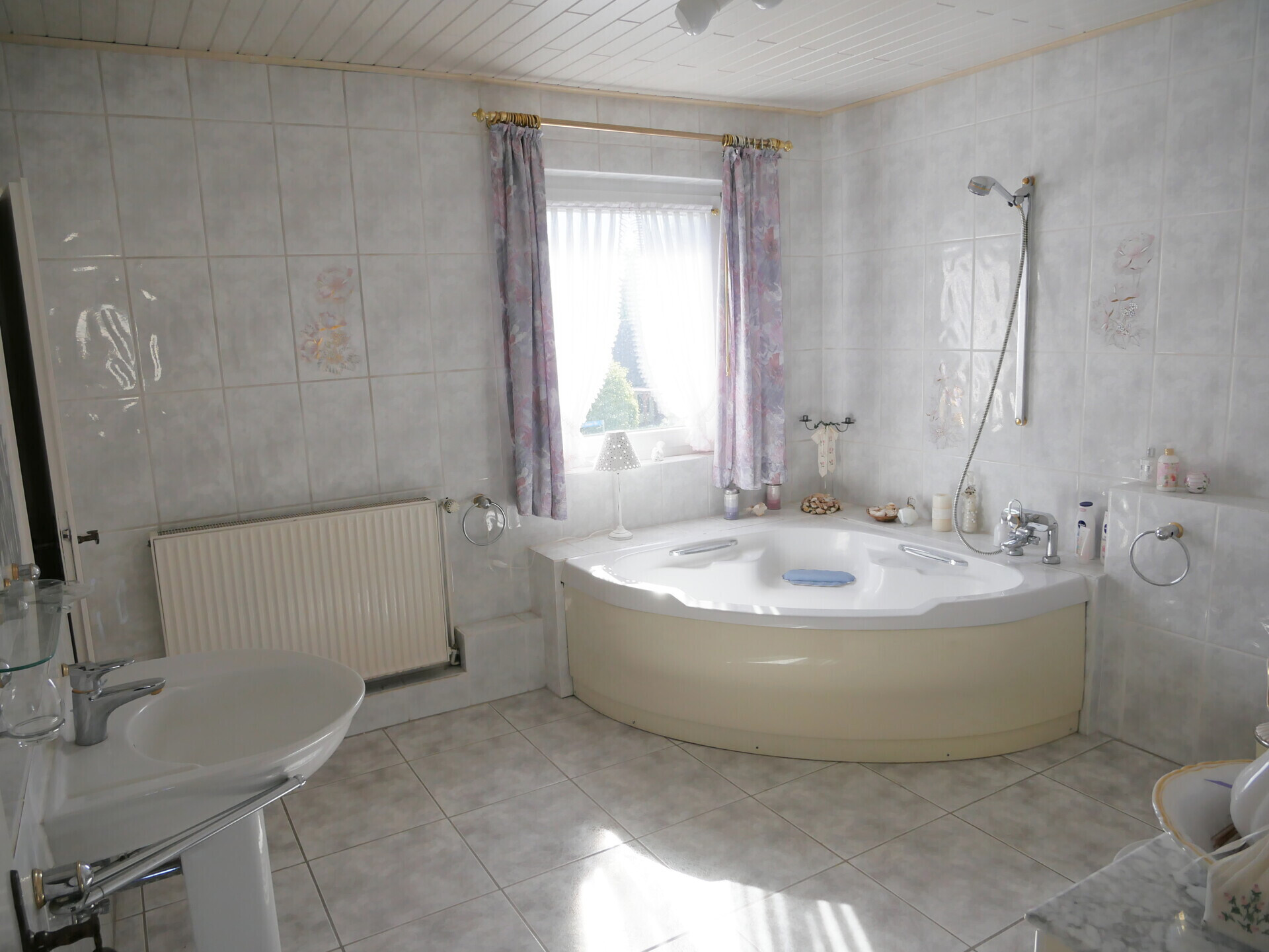 Wannenbad OG