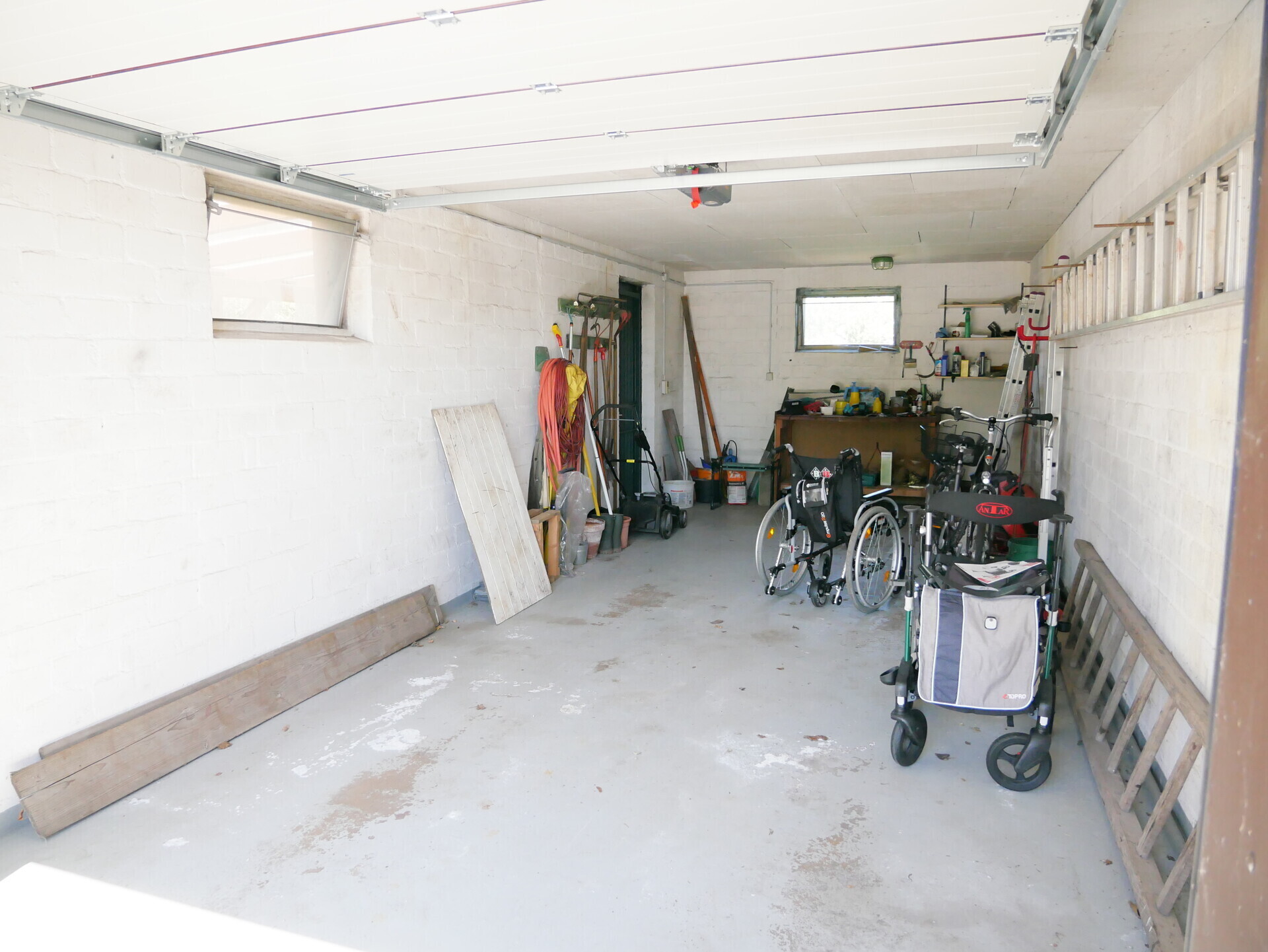 Garage mit Werkbereich