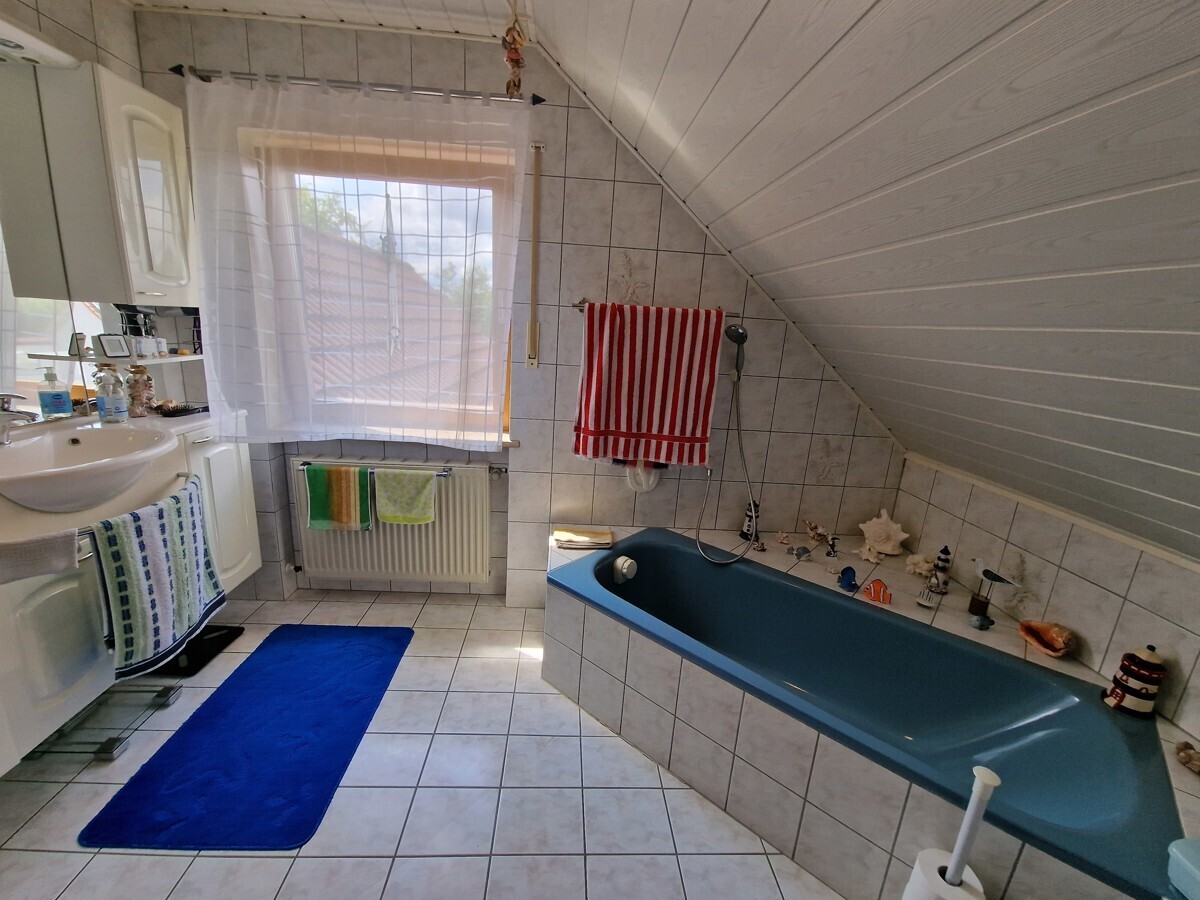 Helles Badezimmer