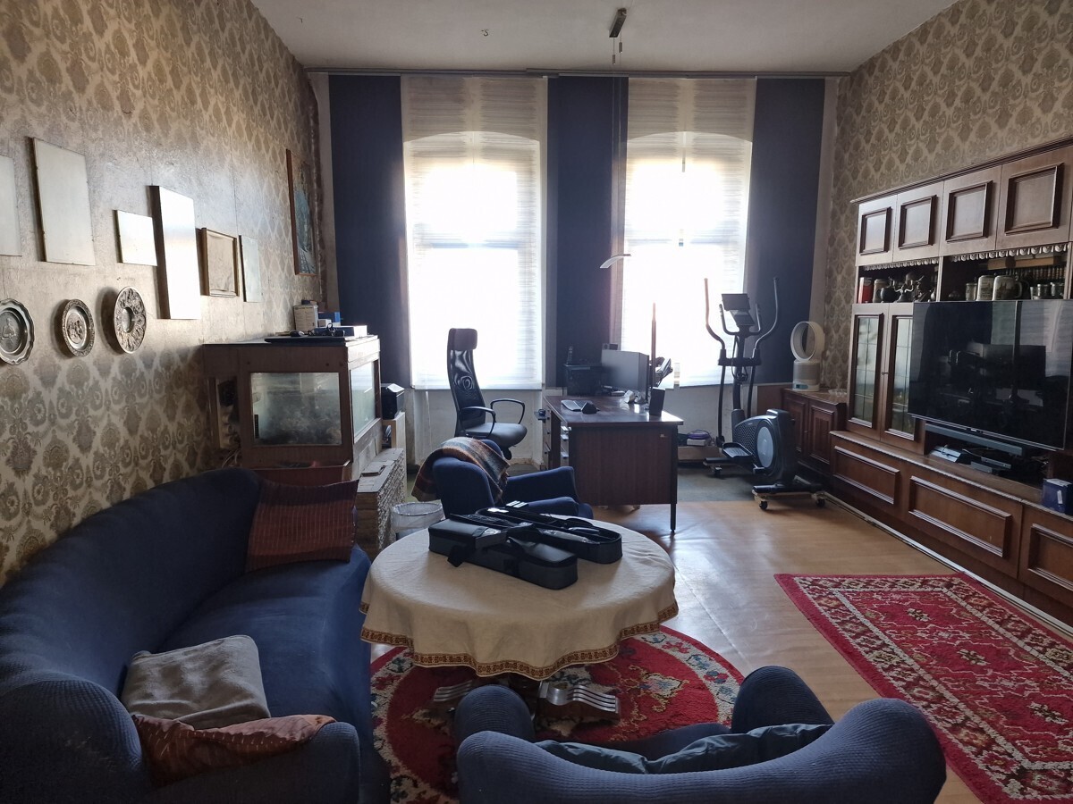 Wohnen 1. OG zwz. geräumt