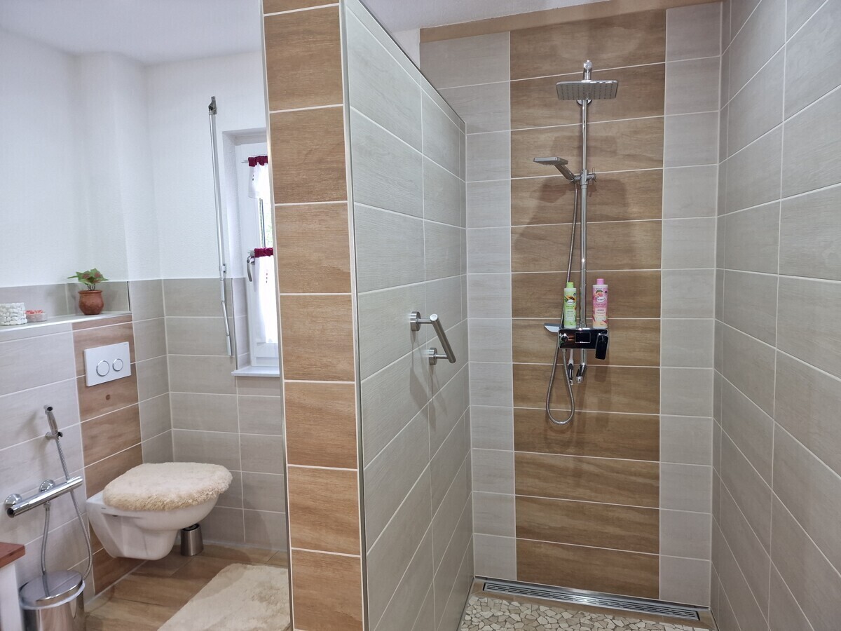 Dusche mit Platz