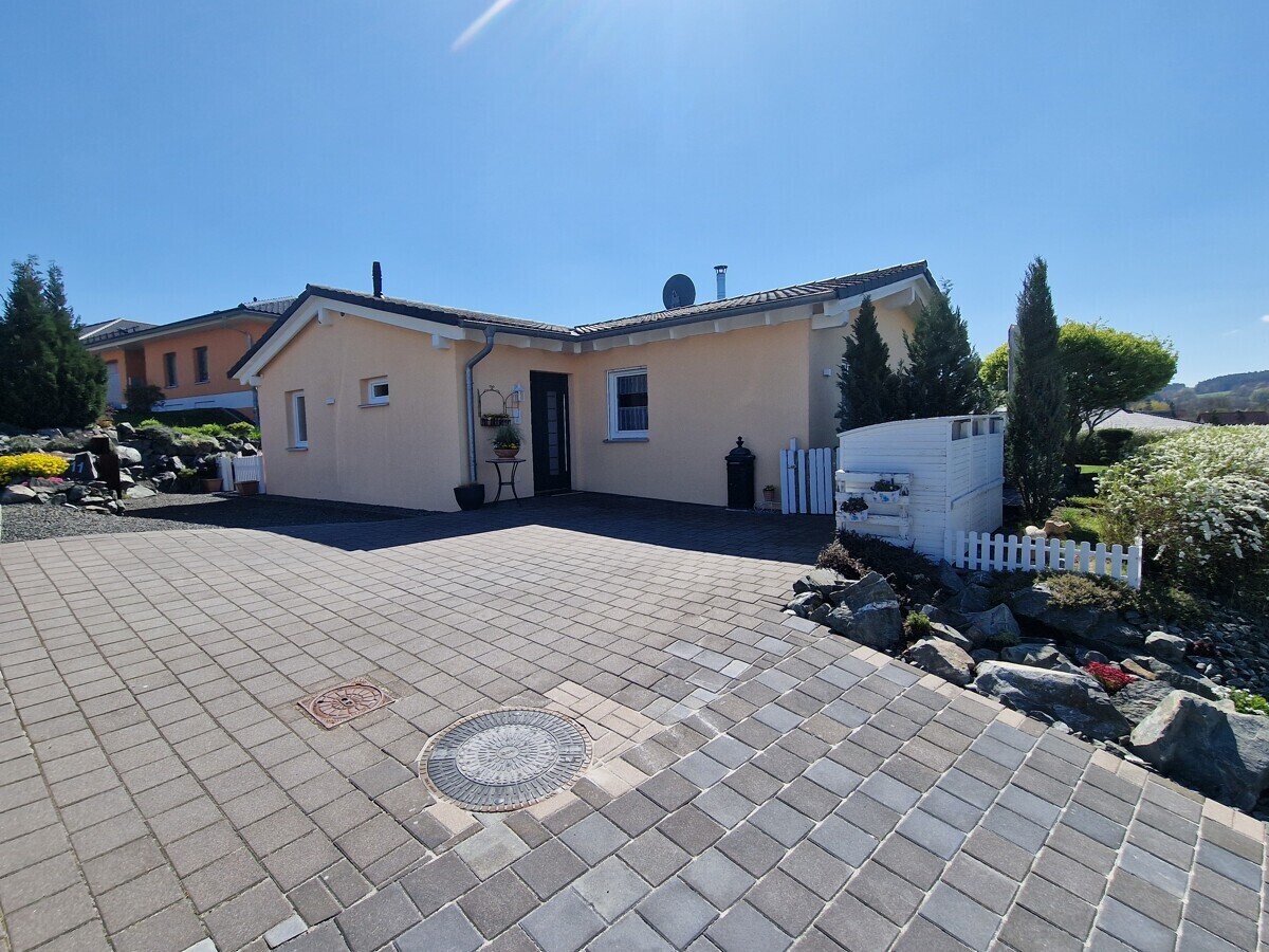 3 Stellplätze o. Carports?
