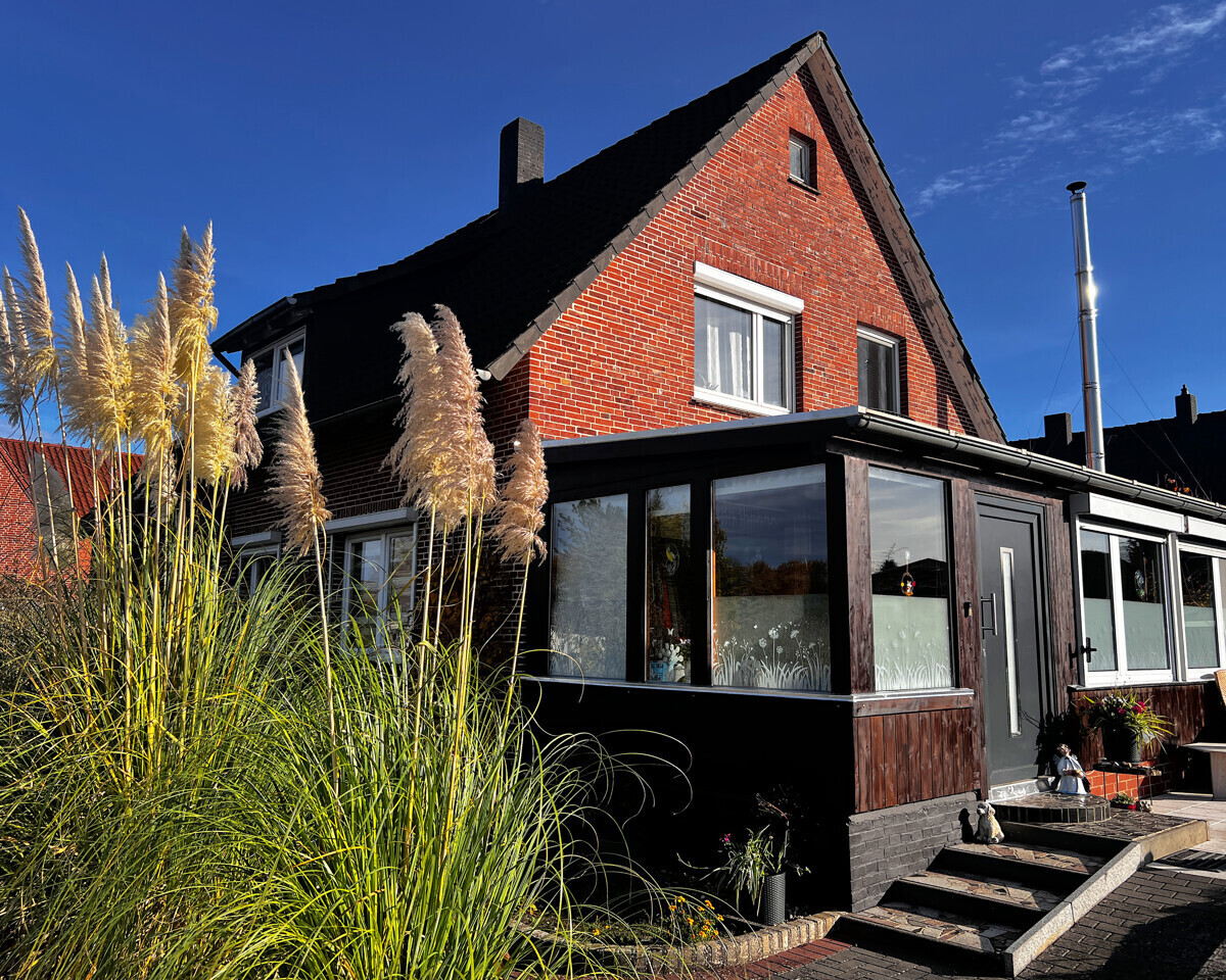 Wintergarten mit Terasse an der Südseite