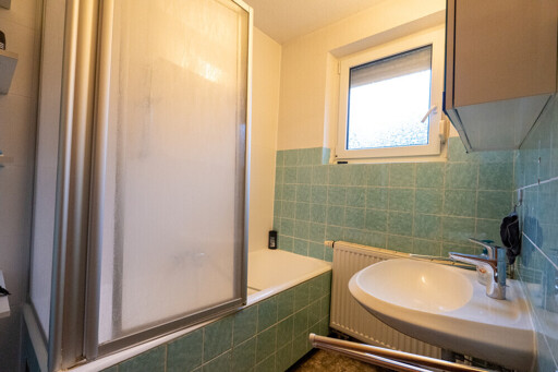 Badezimmer Haus rechts