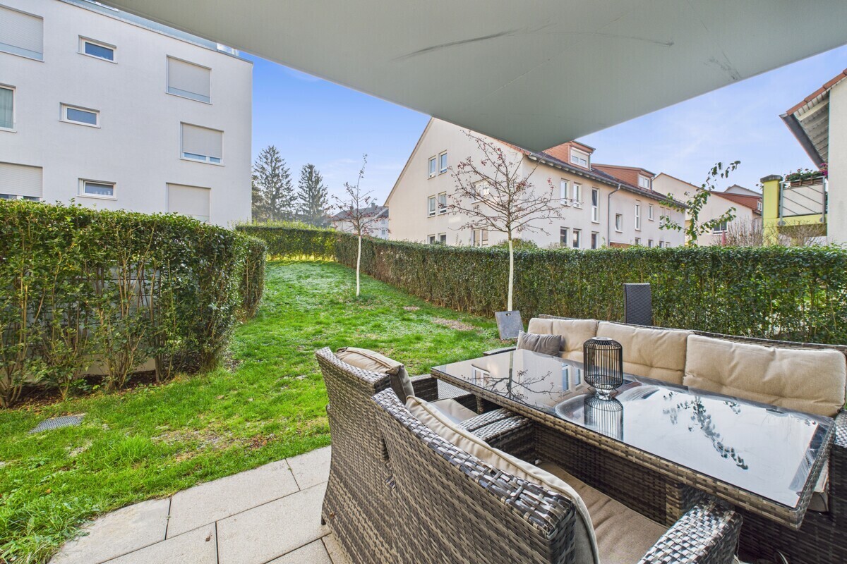 Terrasse + Garten