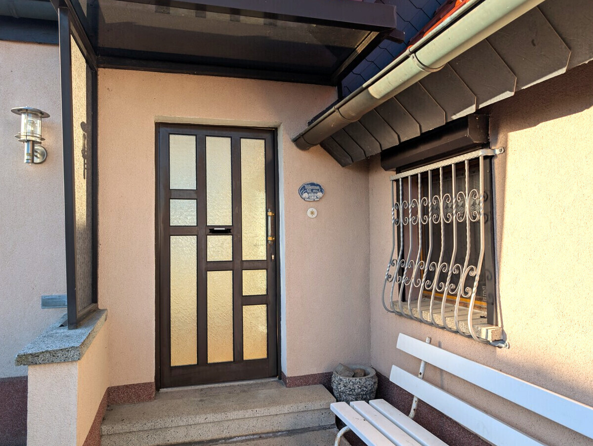 vorderer Hauseingang