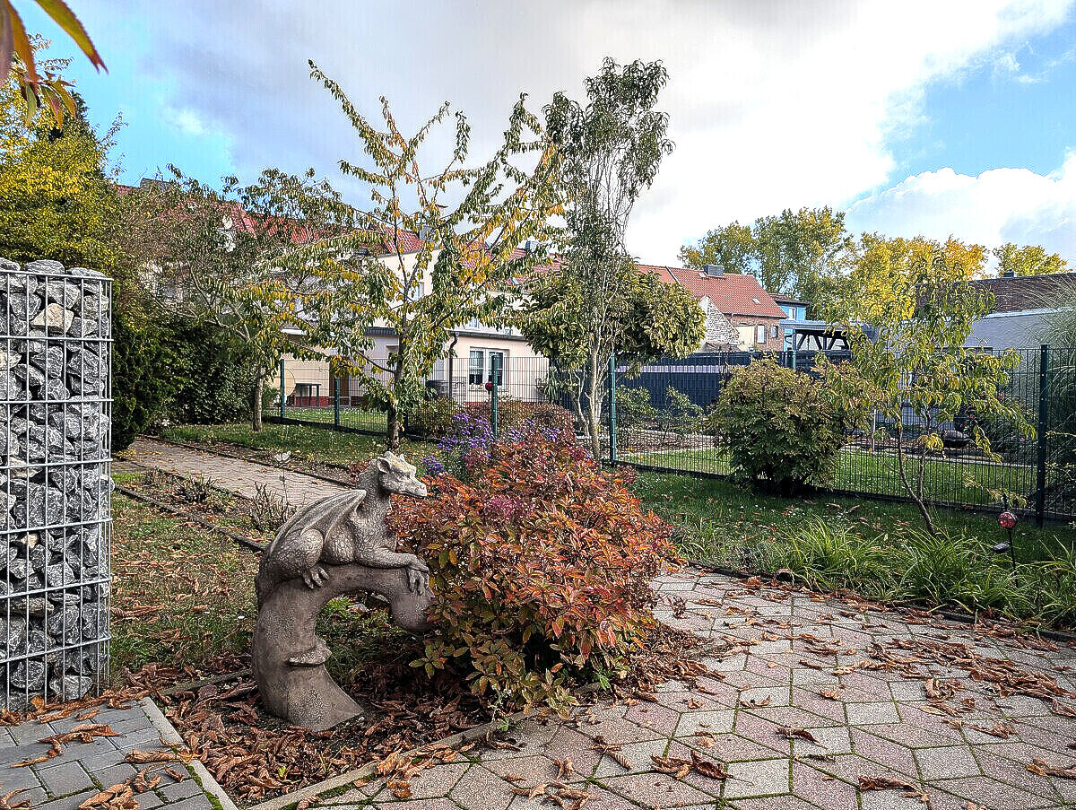 Garten/Mülltonnenstellplatz