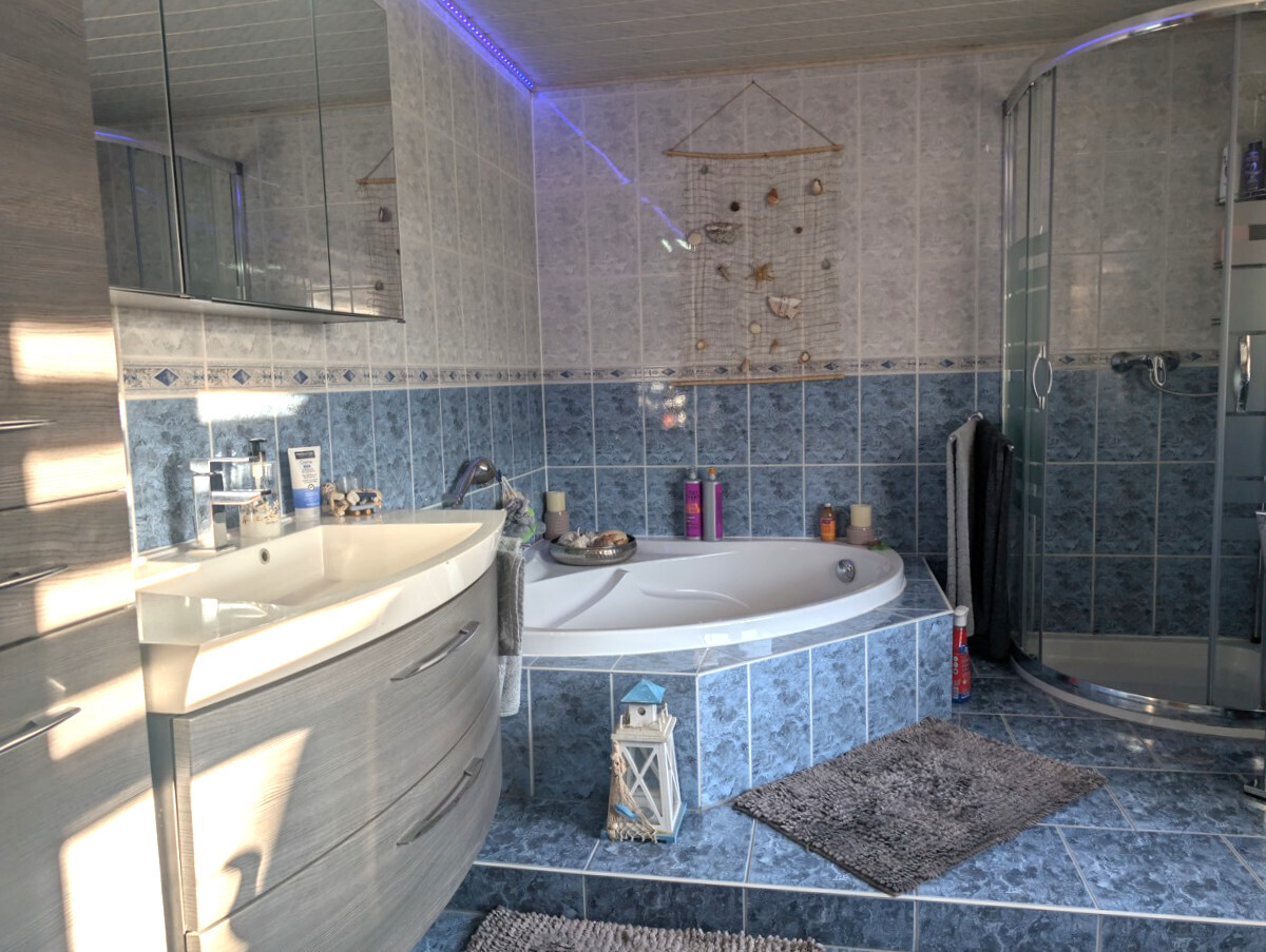 Haus 2 - OG Badezimmer