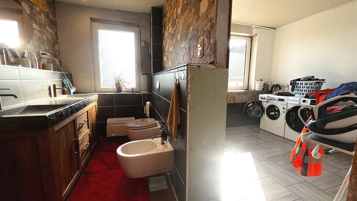 OG Badezimmer/Wirtschaftsraum Hinterhaus