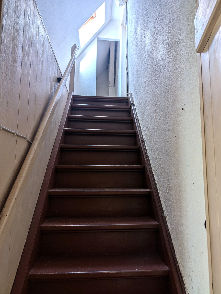 Treppe zum Obergeschoss