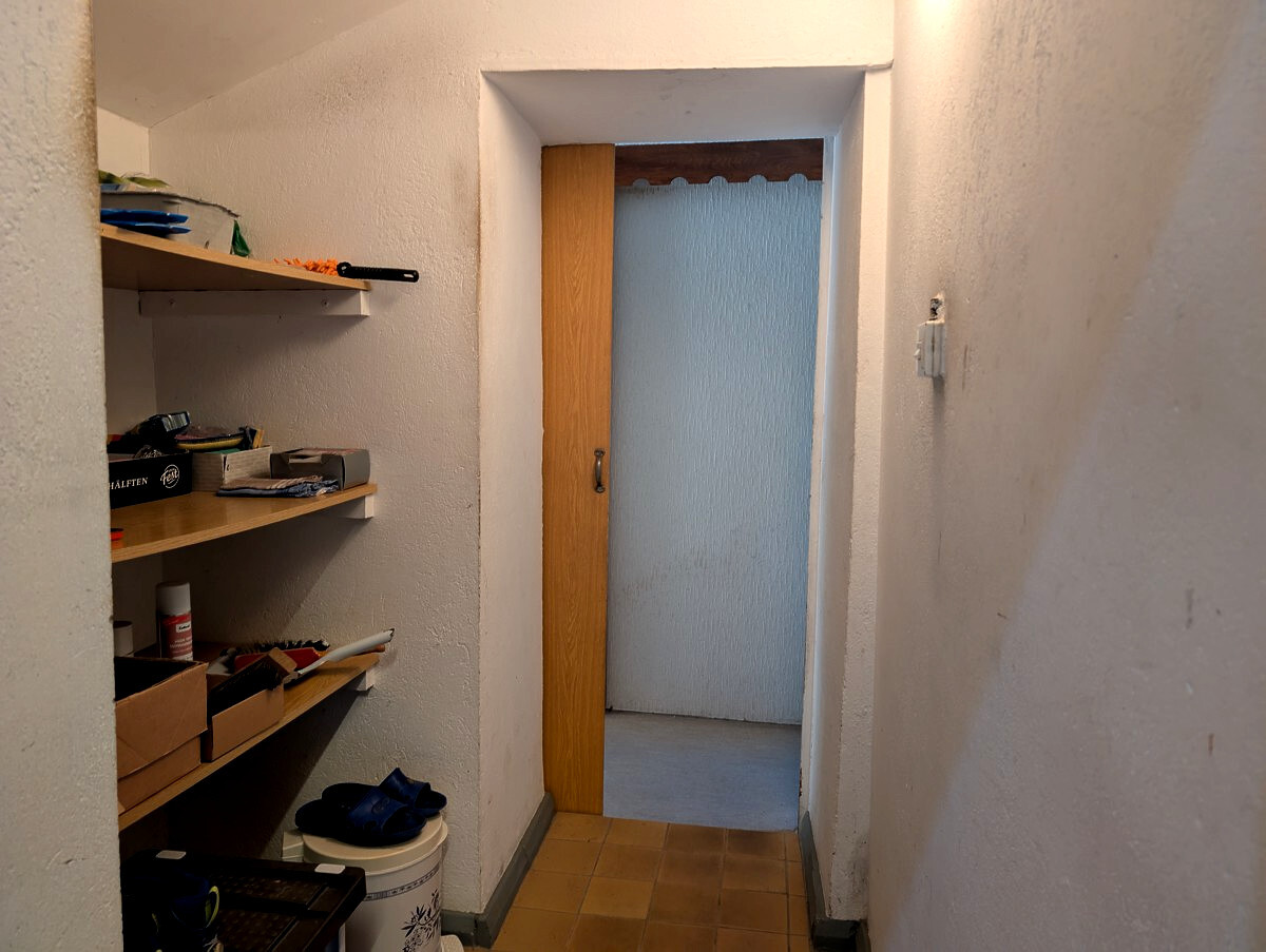EG Durchgangsflur zur Scheune