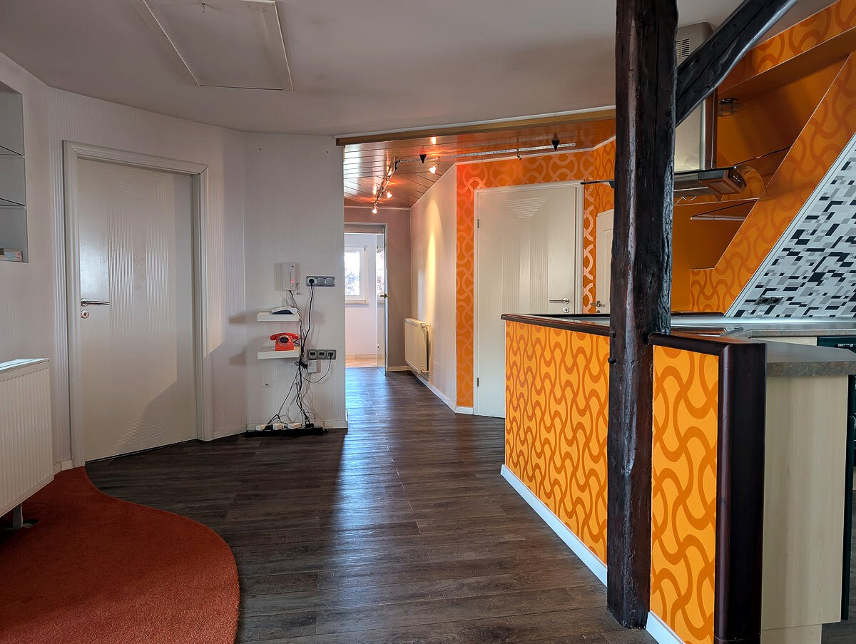 OG offene Küche mit Blick zum Eingang (Whg. 2)