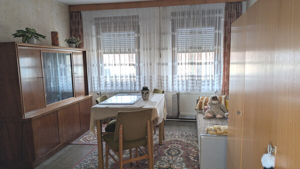 Schlafzimmer DG