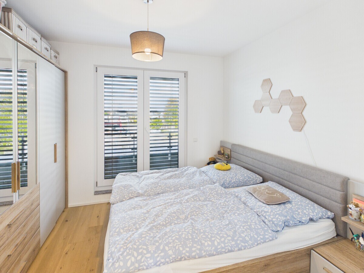 Schlafzimmer 1