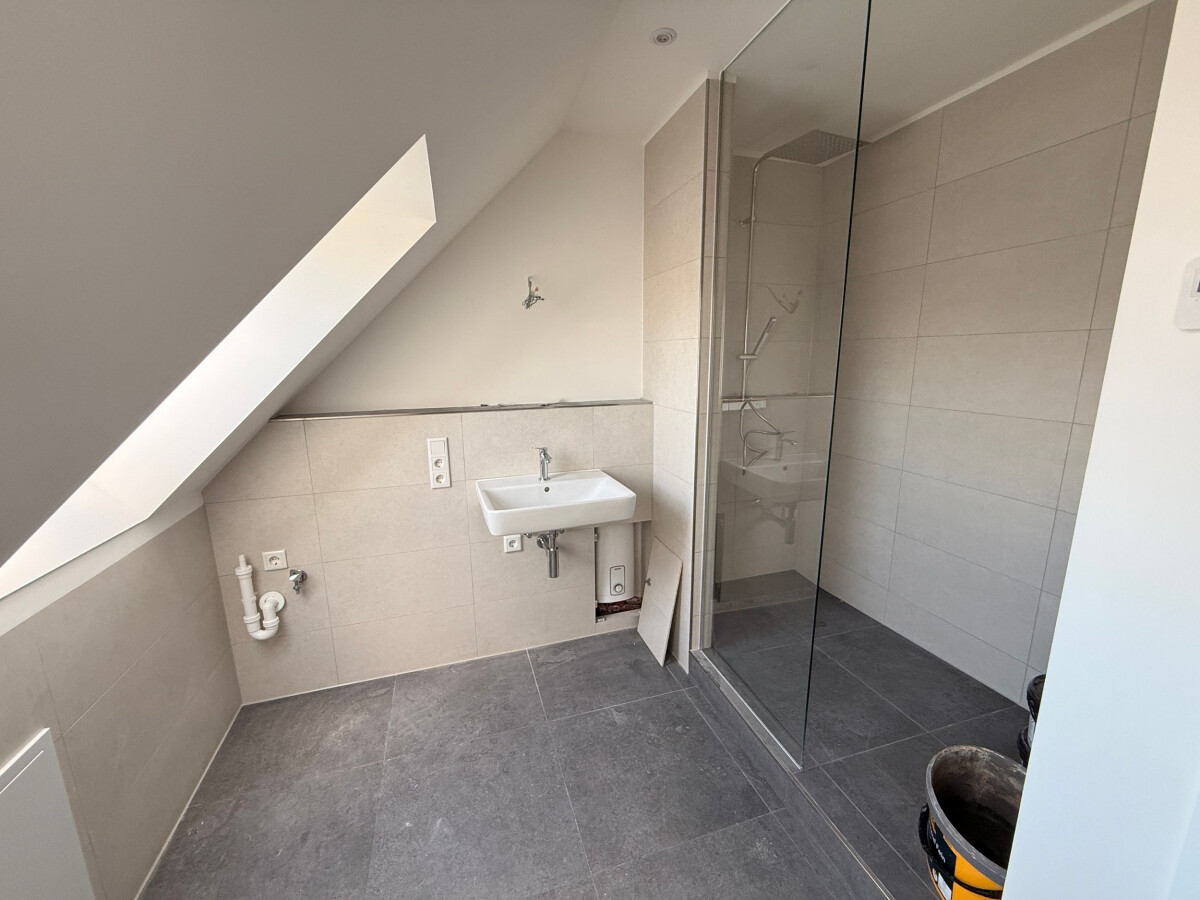 Modernes Badezimmer