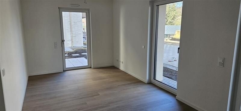 Helles Wohnzimmer im Neubau