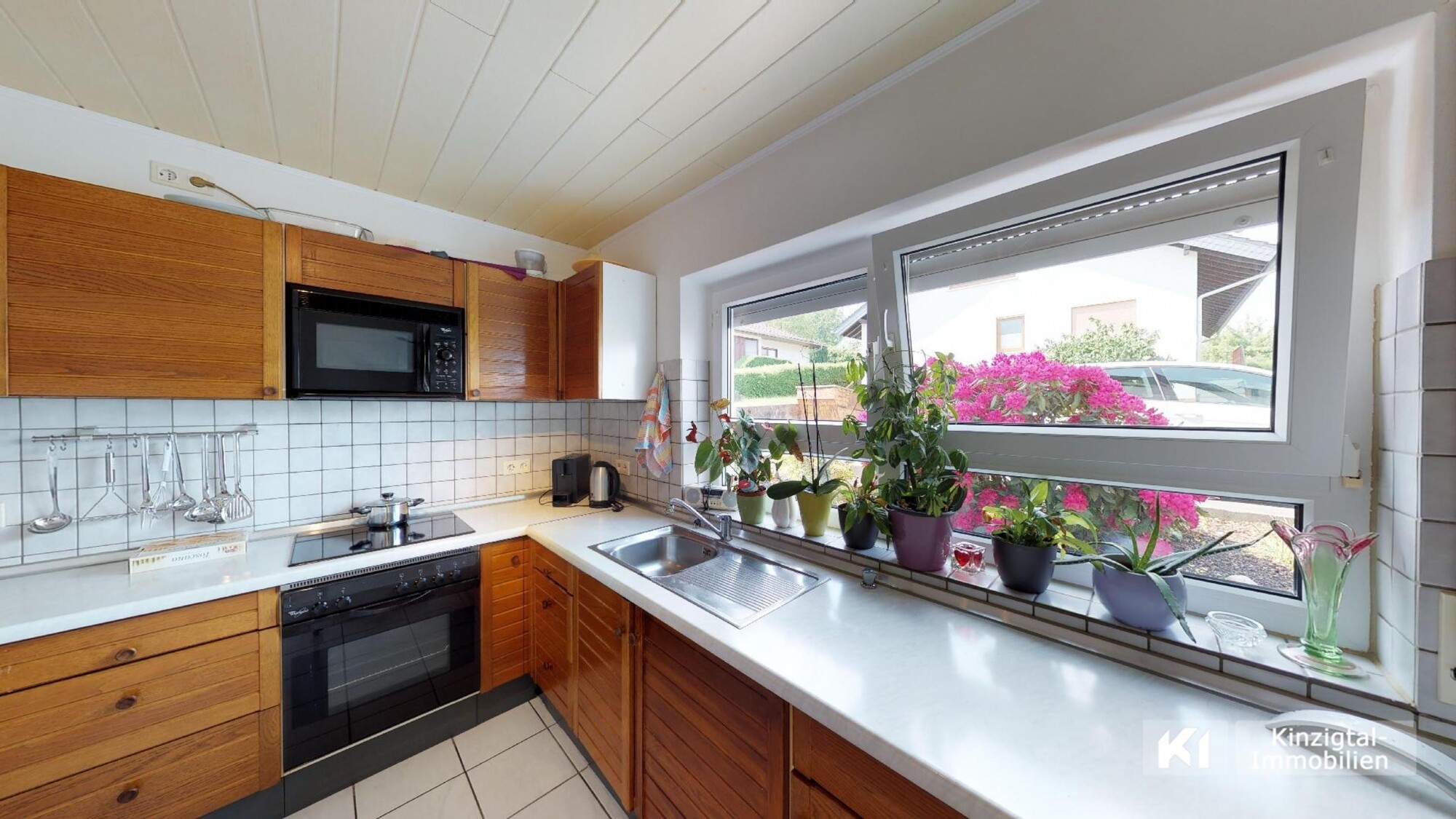 ... Einbauküche mit E-Geräten