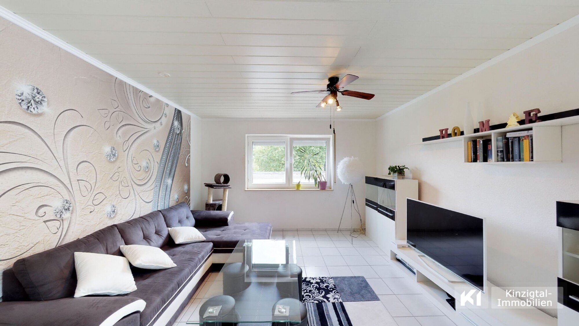 ... helles & geräumiges Wohnzimmer