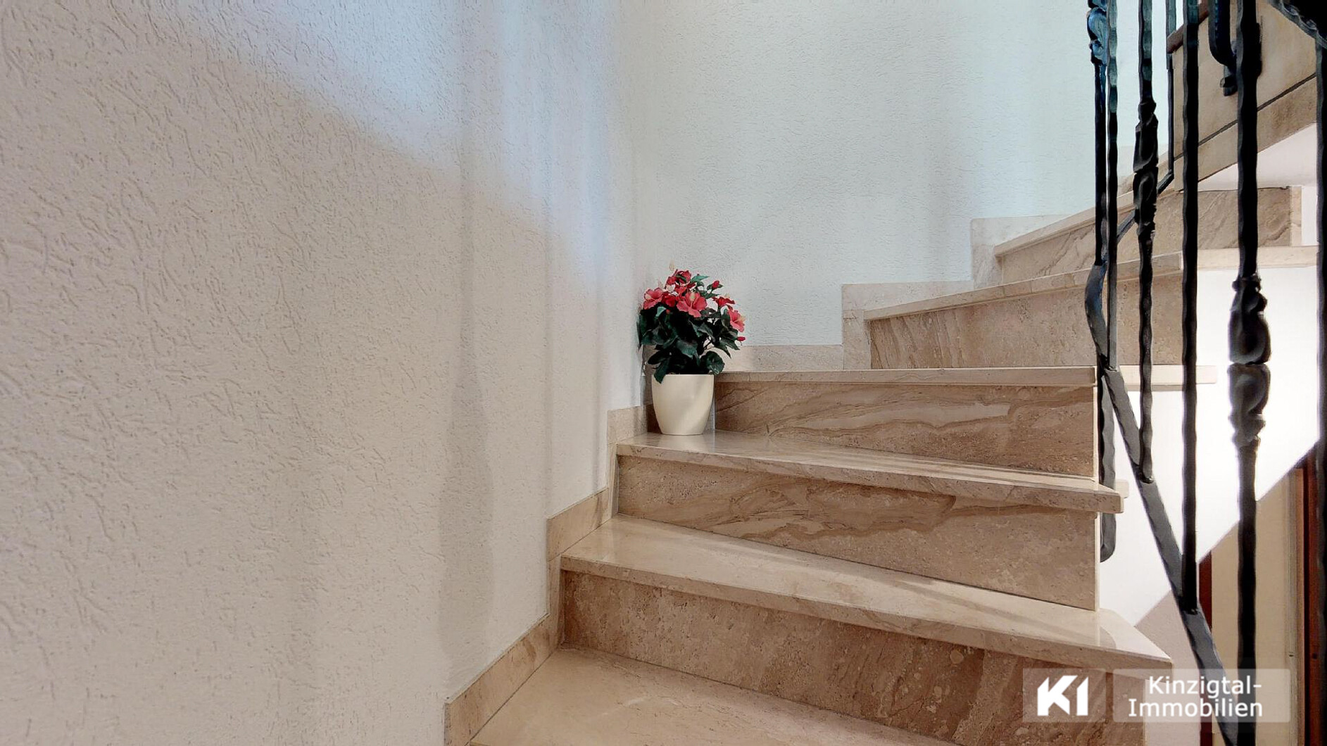 ... Treppenstufen aus Marmor