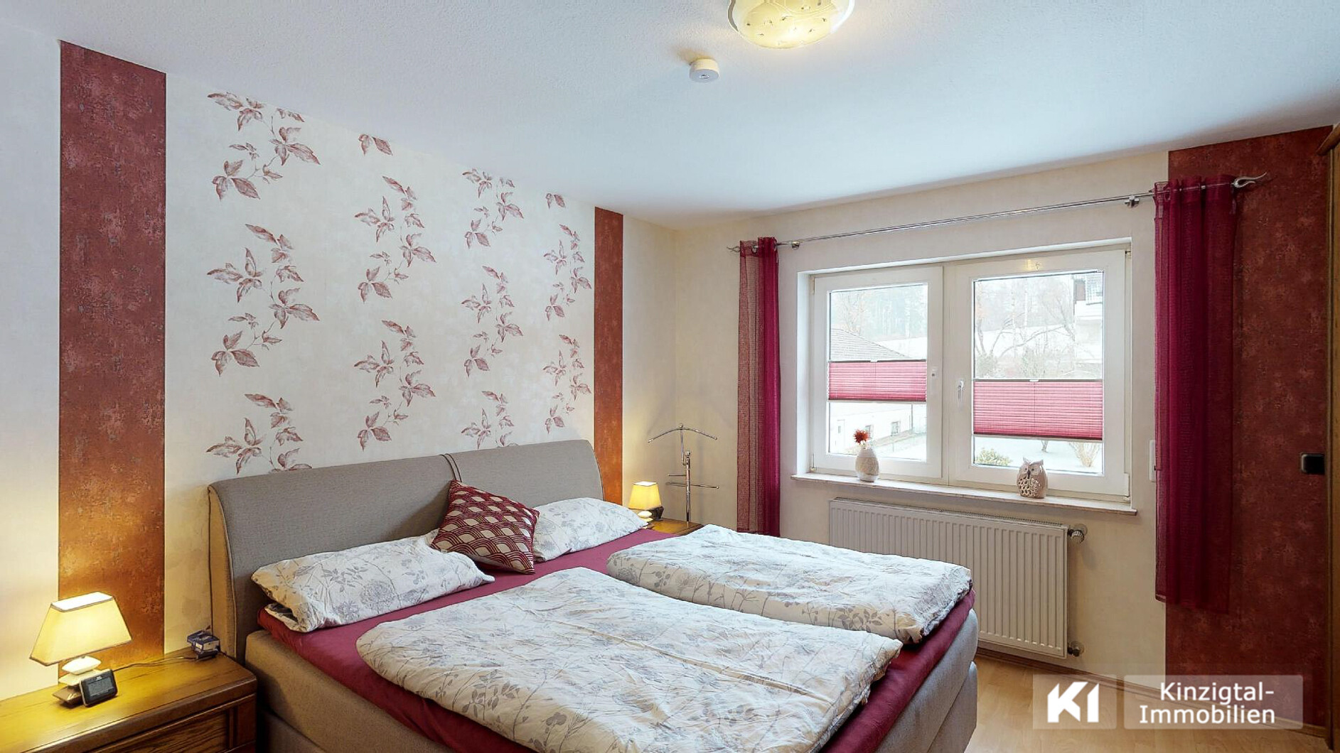 ... großzügiges Schlafzimmer 