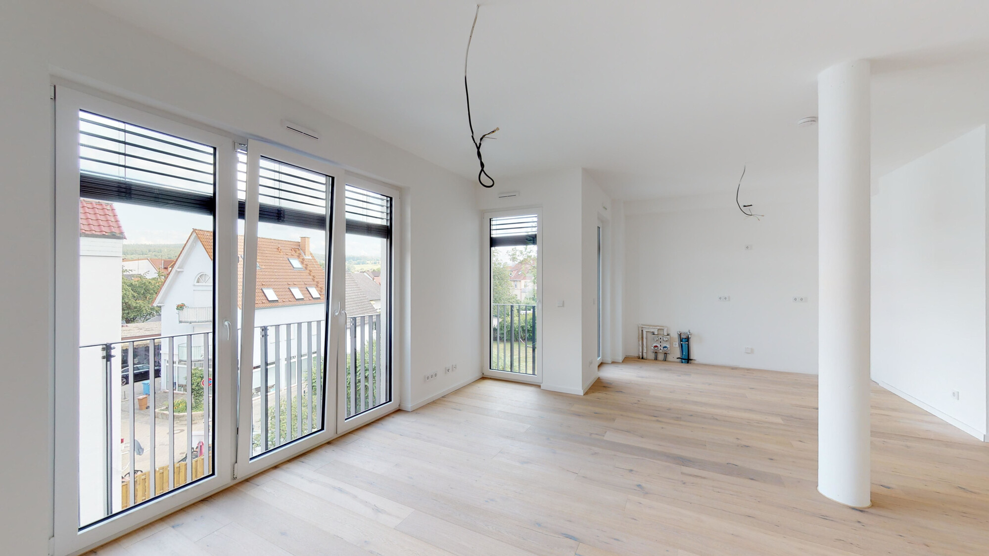 ... heller & geräumiger Wohn-/Essbereich