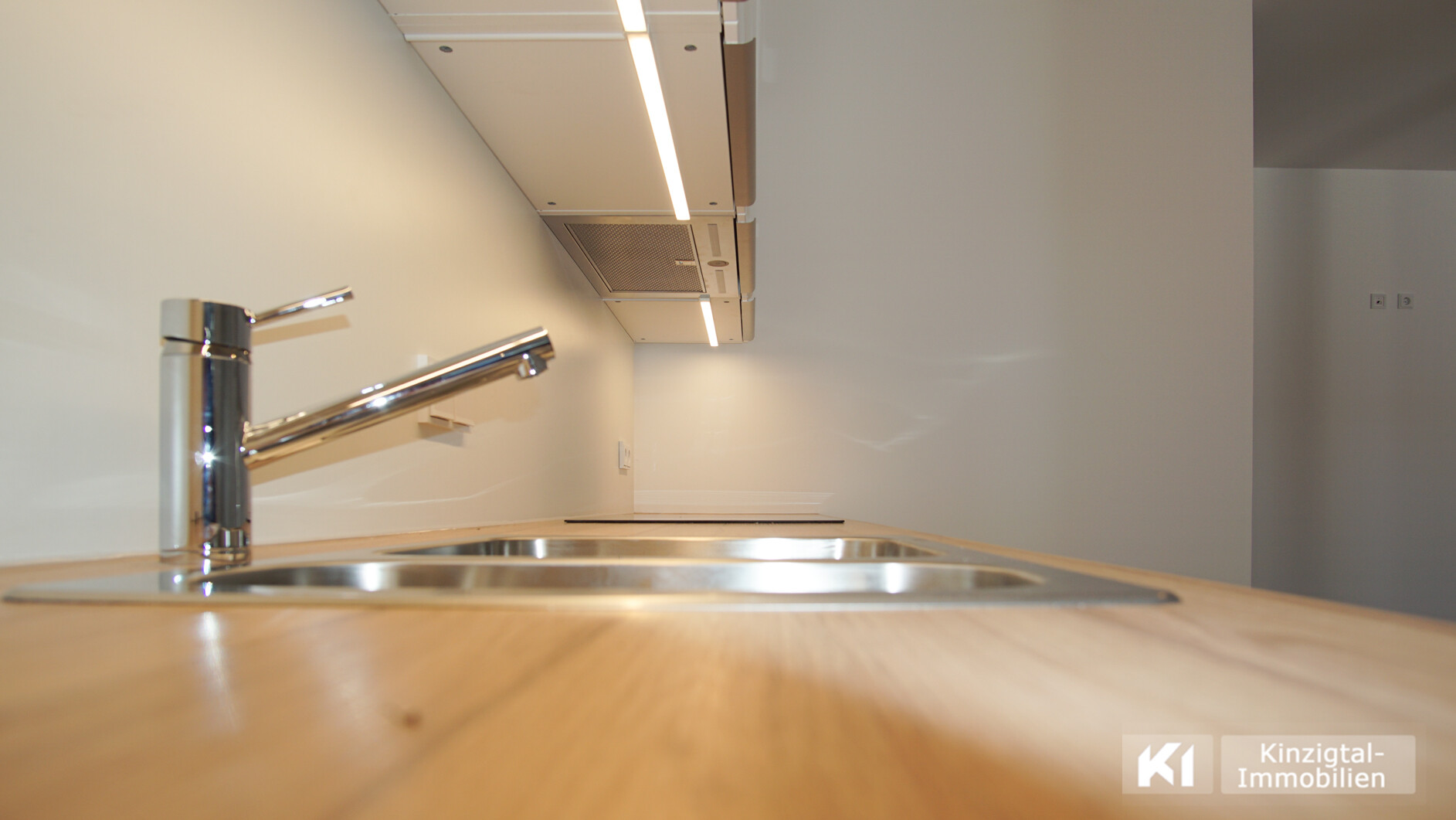 ... mit Unterbaubeleuchtung