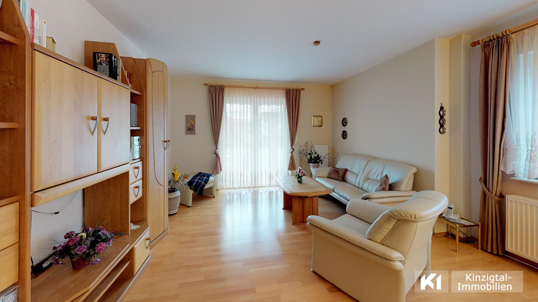 ... hier gehts zum Wohn-/Esszimmer (teilmöbliert)