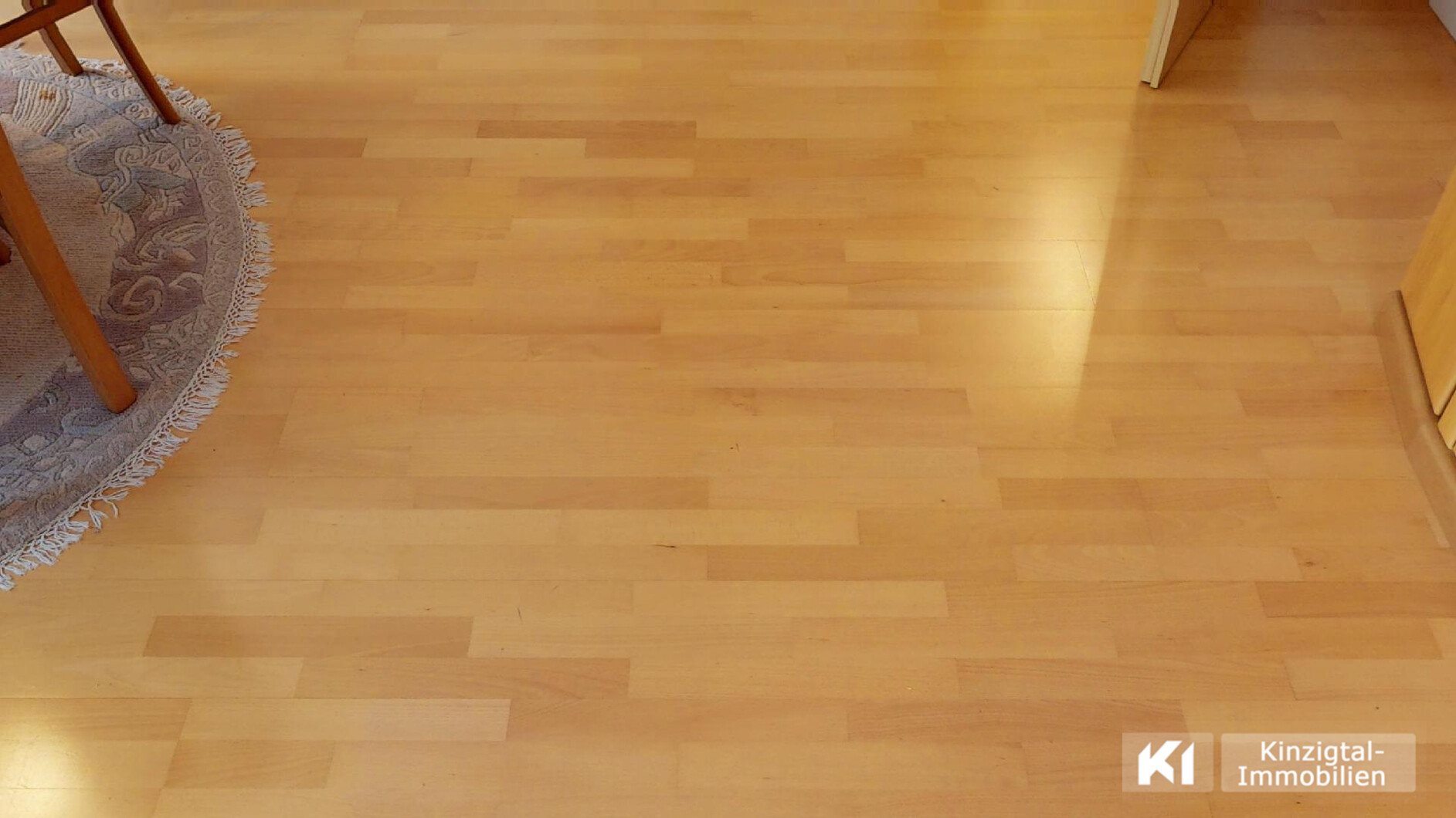 ... mit Parkett (Schiffsboden Buche)