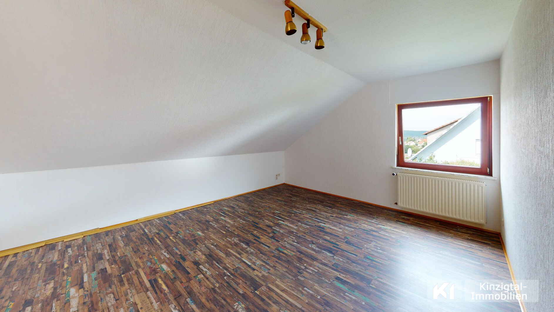 ... großzügiges Dachgeschoss