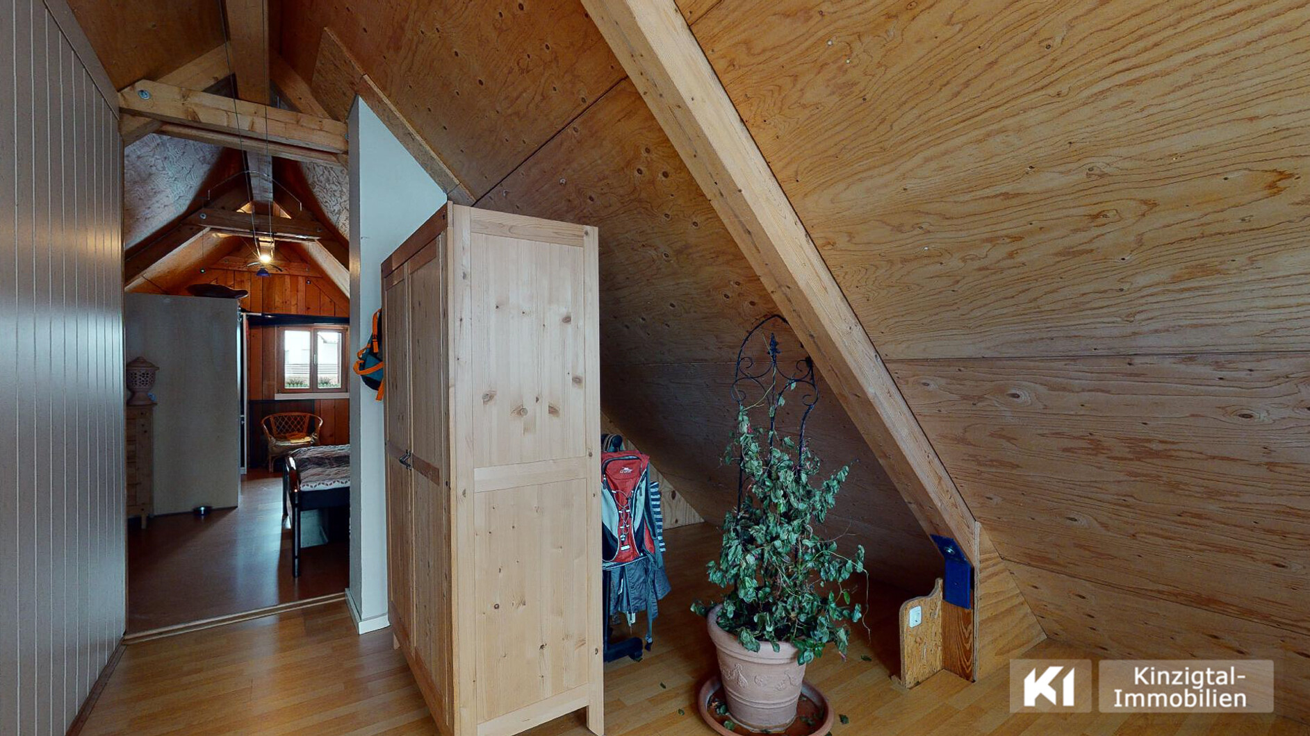 ... Platz für Ihren Schrank