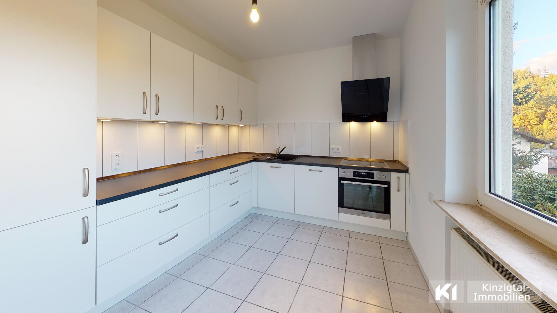 ... Neuwertige Küche mit E-Geräte
