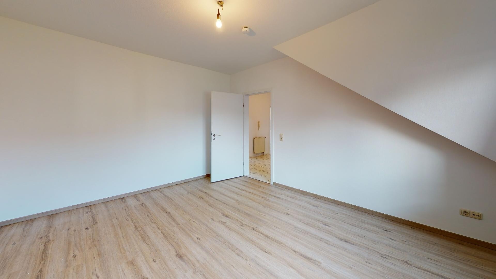 ... mit neuem Vinylboden