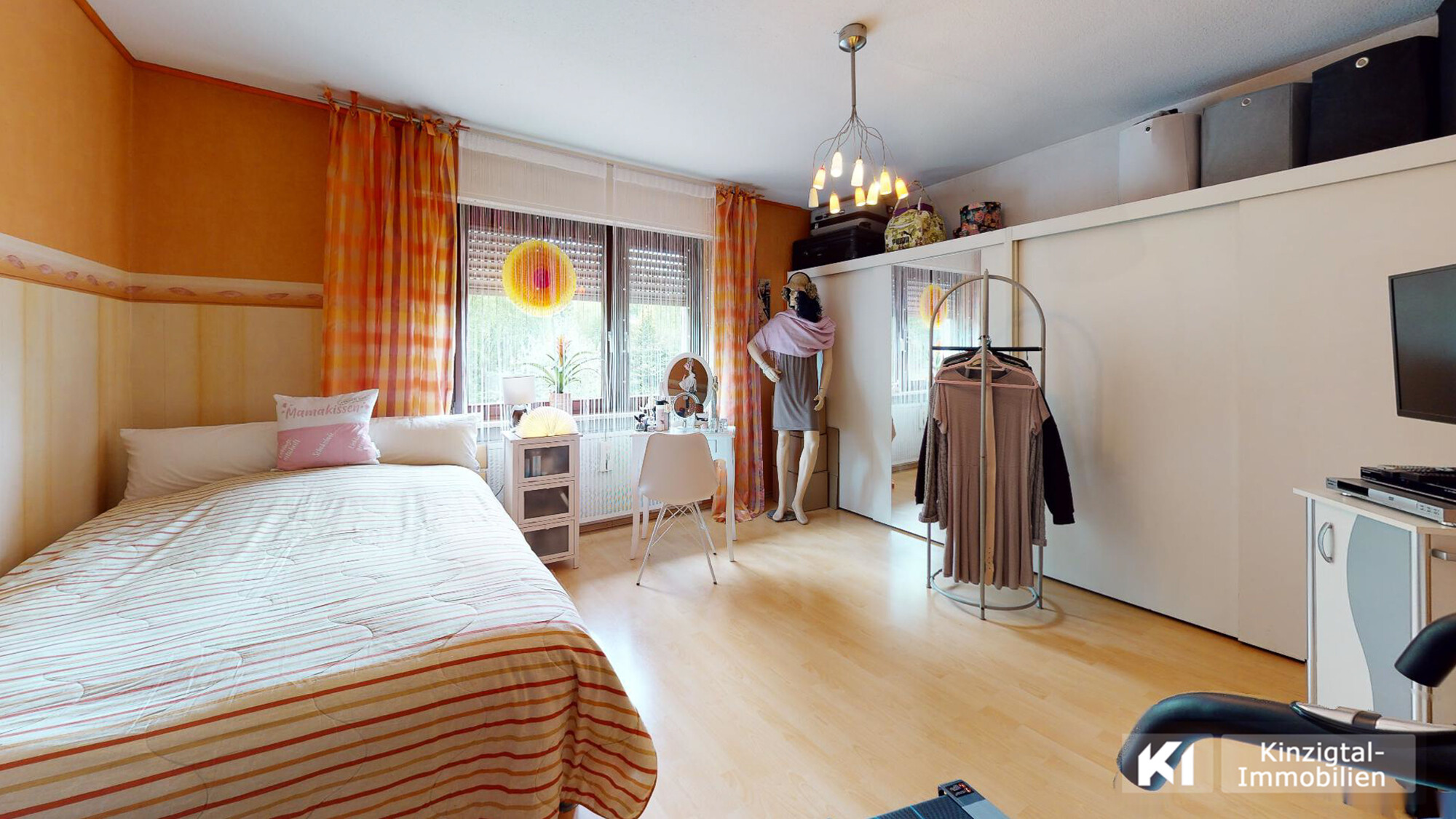 ... das Schlafzimmer im OG