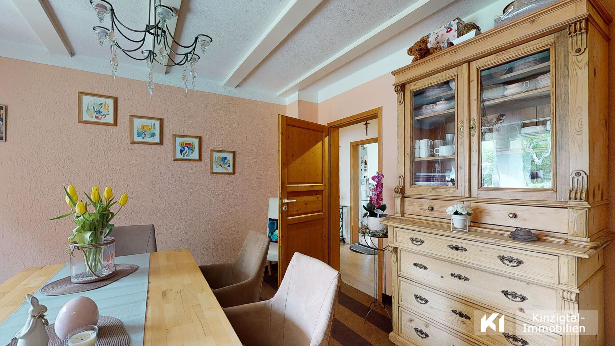 ... das Esszimmer