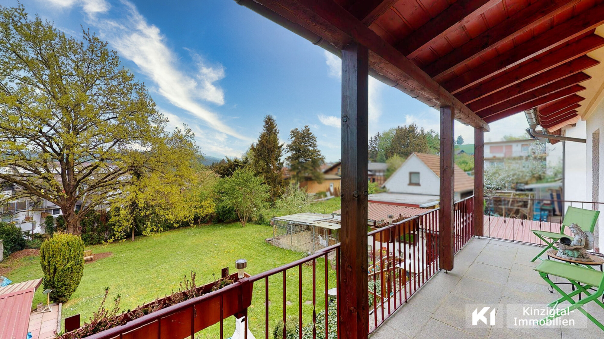 ... herrlich großer Balkon