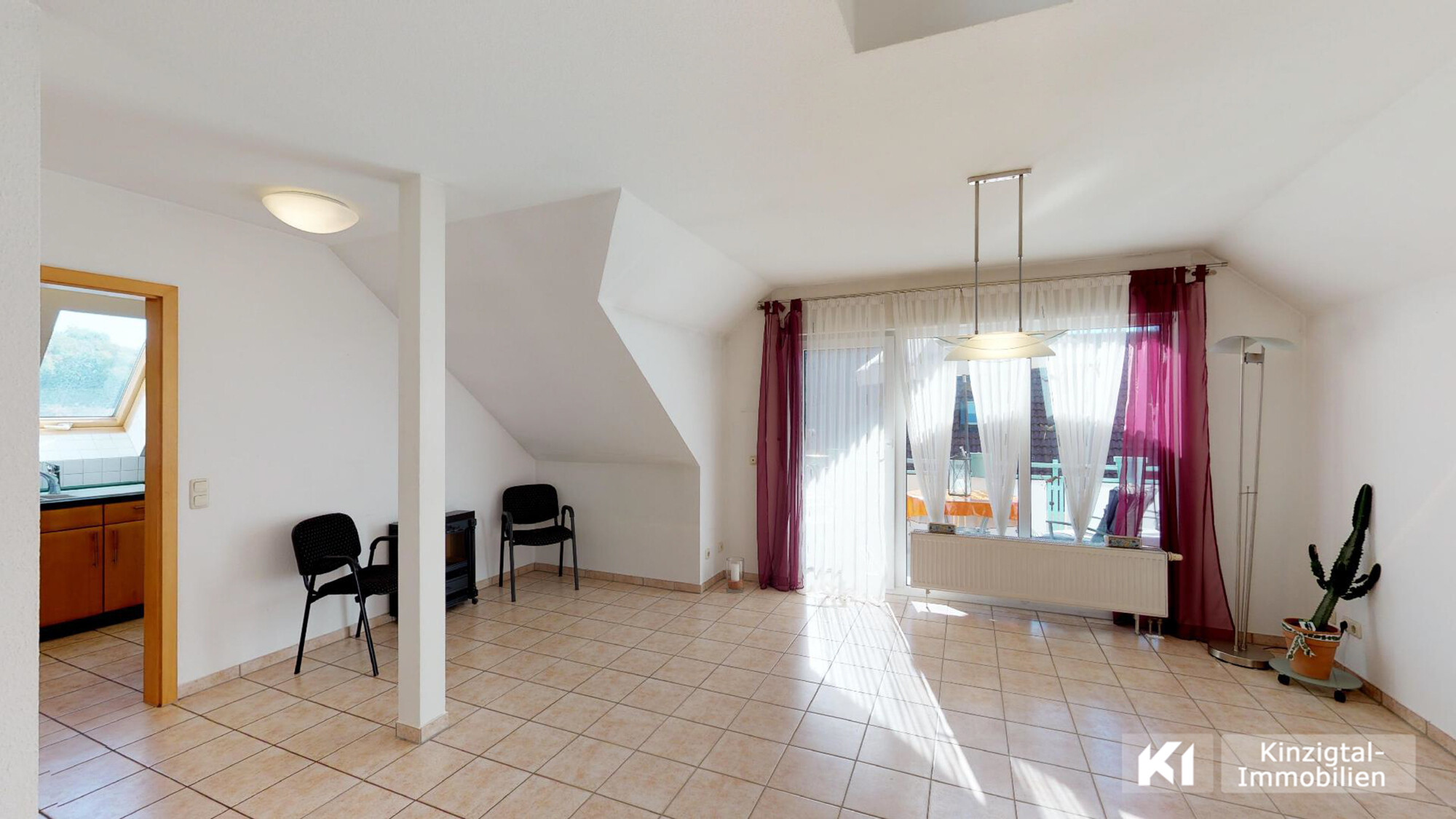 ... helles & geräumiges Wohnzimmer