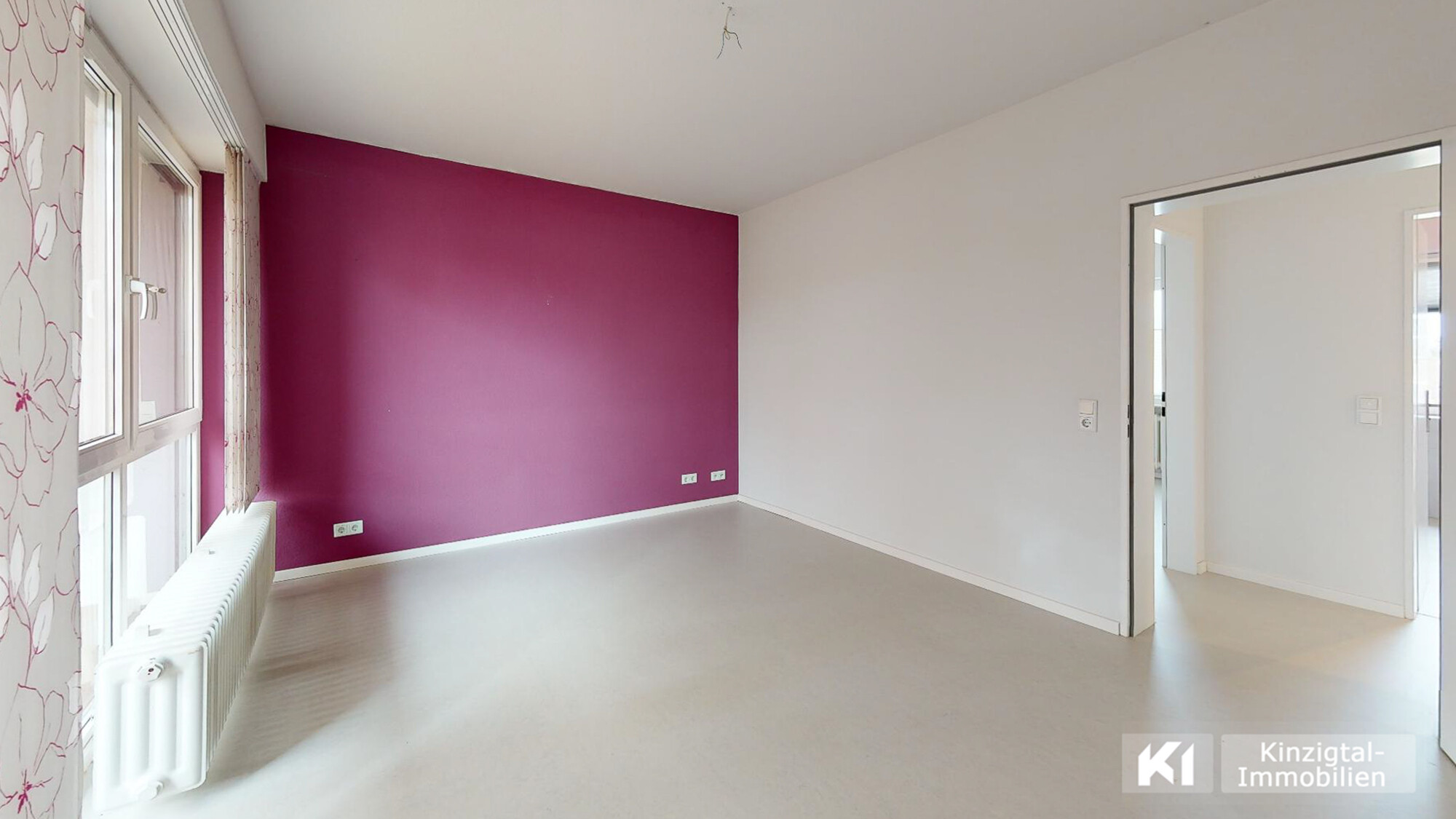 ... das Elternschlafzimmer mit Zugang zum Balkon