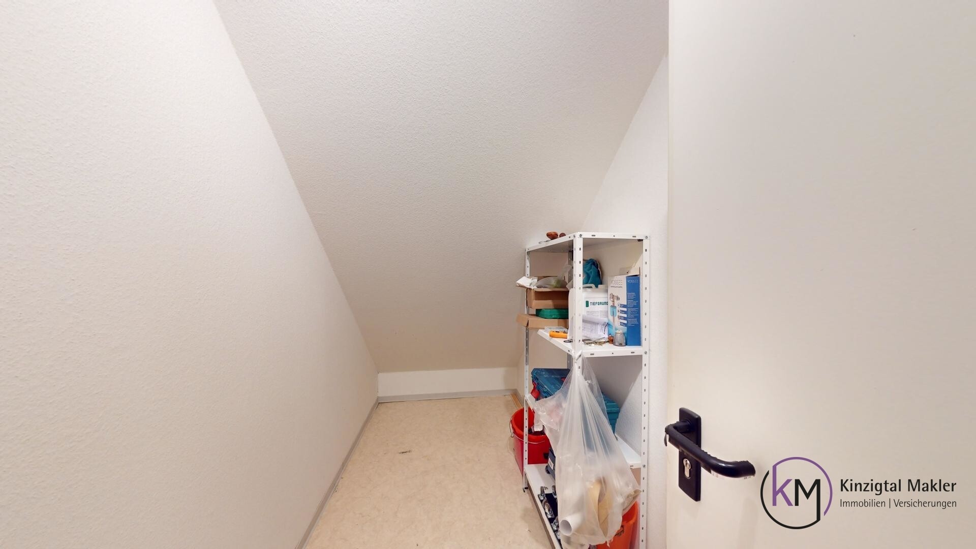 PERFEKTES-STADTNEST-MIT-BERGBLICK-03132024_121722