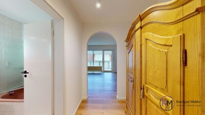 PERFEKTES-STADTNEST-MIT-BERGBLICK-03132024_121627