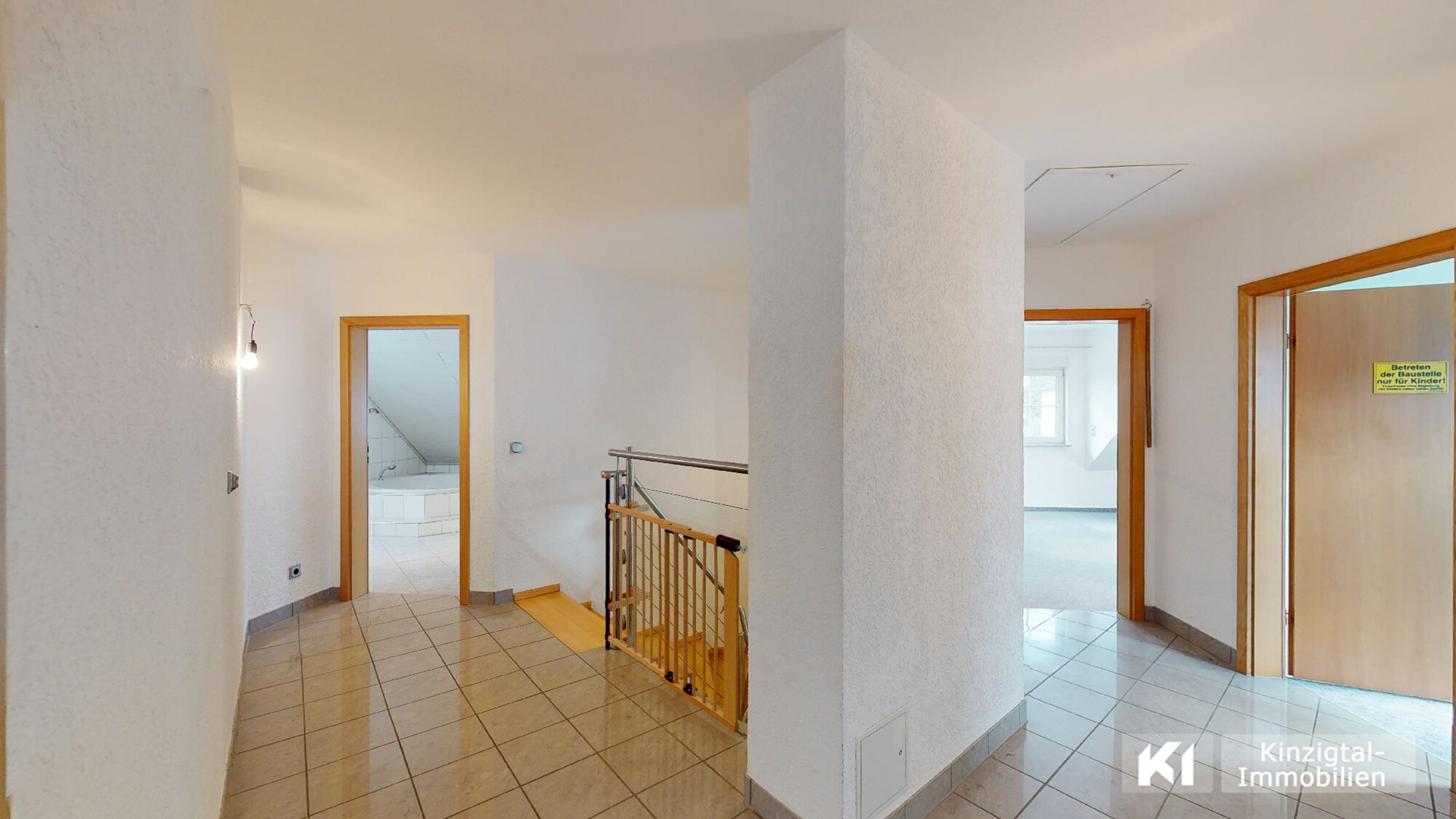 ...Flurbereich im Dachgeschoss