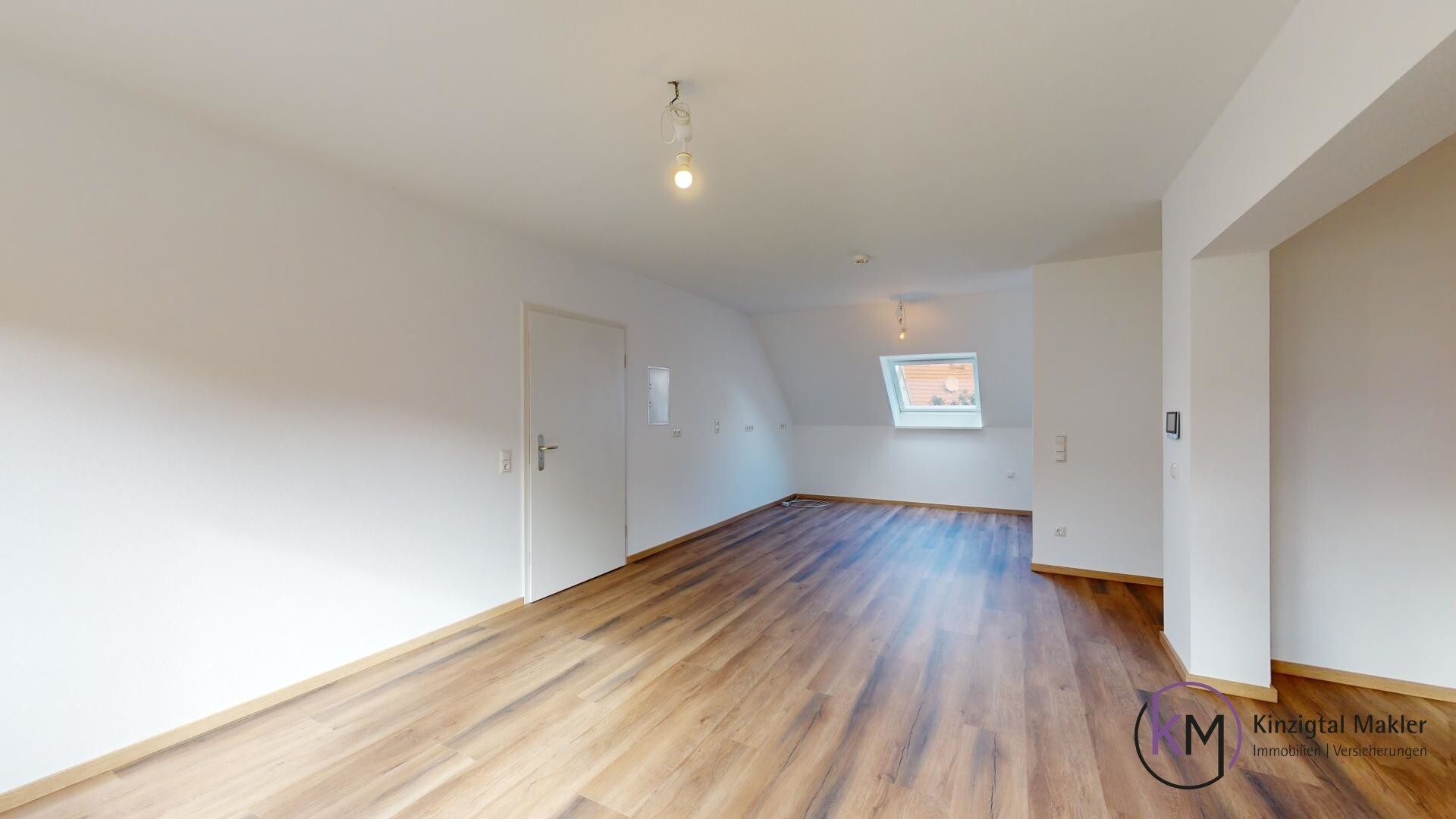 ... großzügiger Wohn- und Essbereich