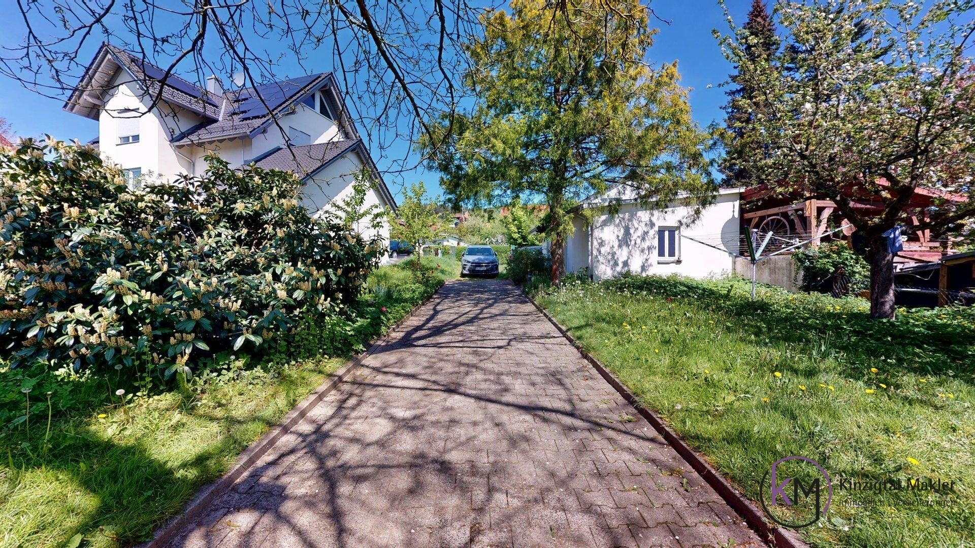 Zufahrt-Stellplatz-