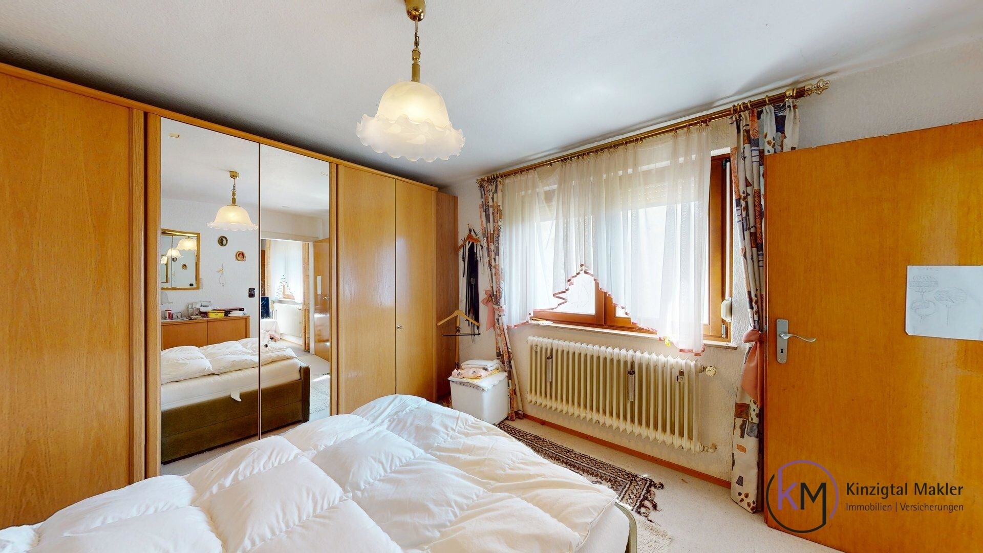 Schlafzimmer 1