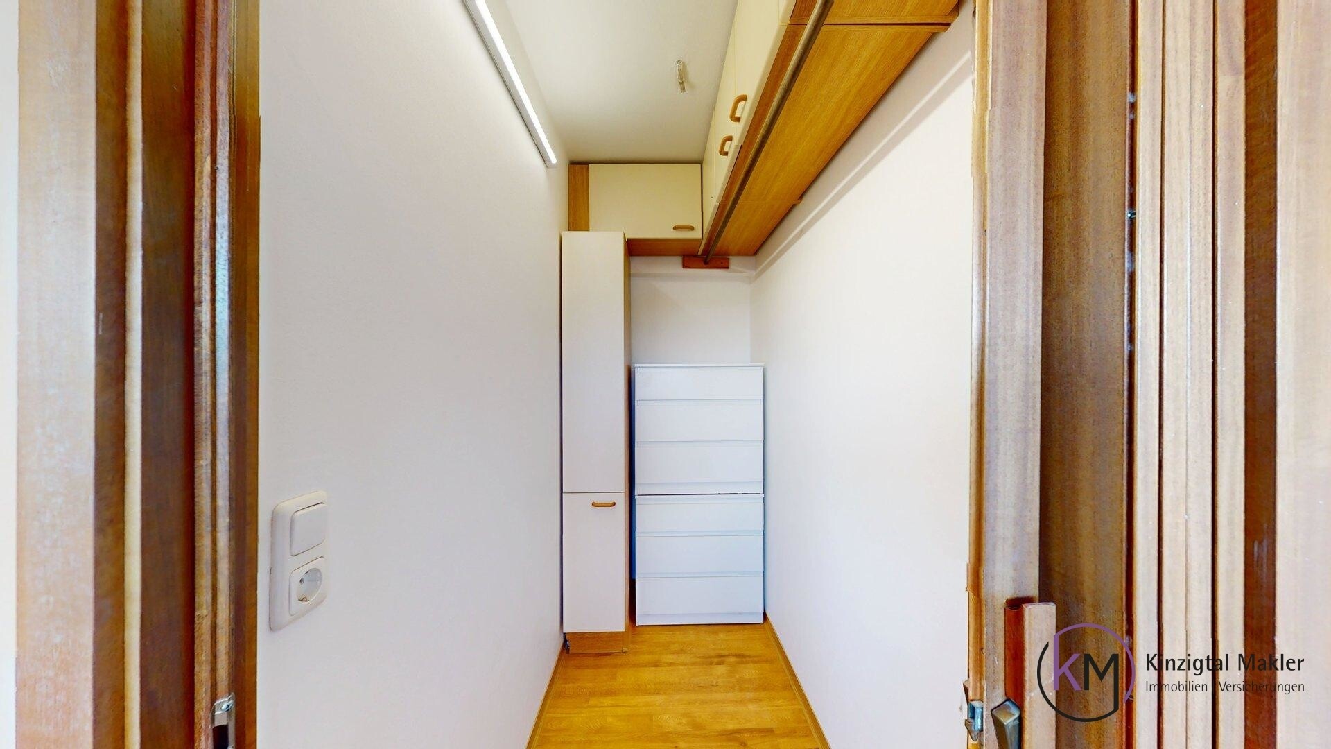 Begehbarer-Kleiderschrank